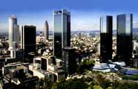 Frankfurtsk panorma - medziasom u pribudli aj alie (vyie) mrakodrapy...